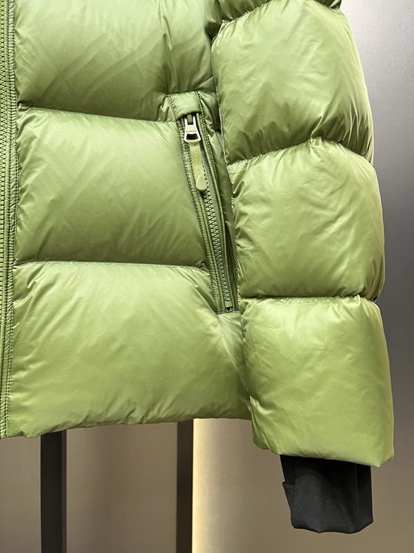 ハイクオリティダウンジャケット素材ディテール